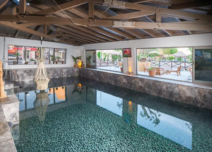 Cumbalica Garden Hotell Çeşme