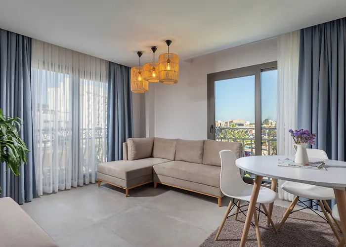 Cumbalica Garden Hotell *